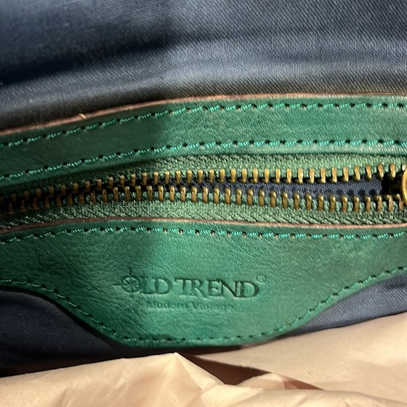 Stellar Stud Tote NWT - Picture 7 of 12